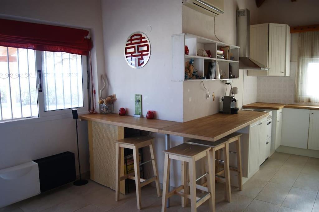 House By The Sea At Skaloma, Loutraki Villa Vouliagmeni Lake Bagian luar foto